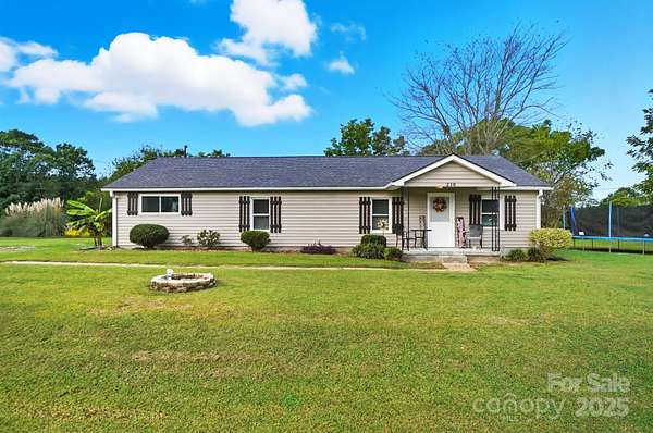 1.52 Acres of Residential Land with Home for Sale in Kings Mountain, North Carolina