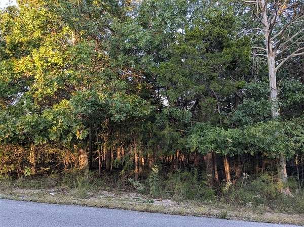 0.75 Acres of Residential Land for Sale in Holiday Island, Arkansas
