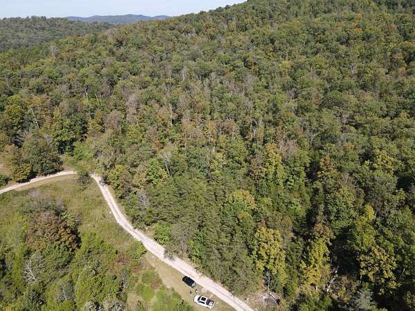 6 Acres of Residential Land for Sale in Mount Vernon, Kentucky