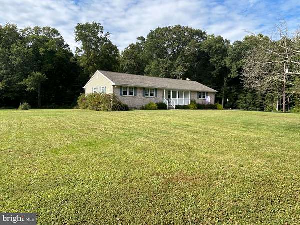 1.89 Acres of Residential Land with Home for Sale in Salem, New Jersey