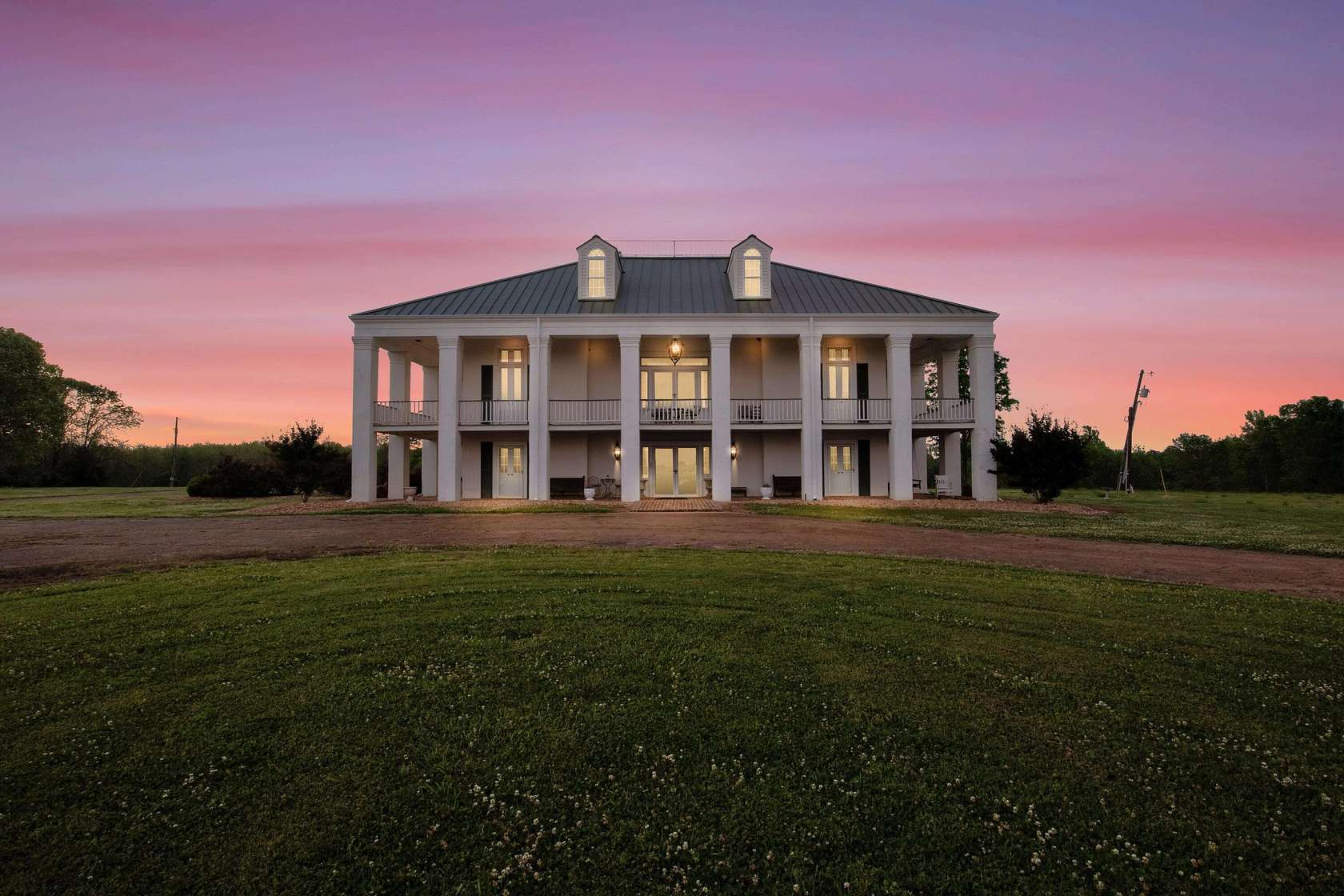 21.3 Acres of Recreational Land with Home for Sale in Columbus, Mississippi