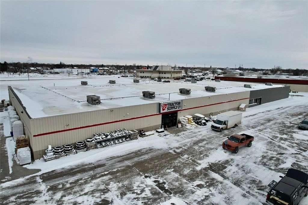 4.57 Acres of Commercial Land for Sale in Wahpeton, North Dakota