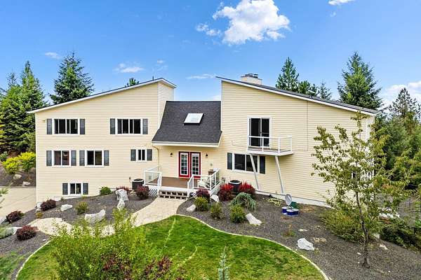 5.6 Acres of Residential Land with Home for Sale in Newman Lake, Washington