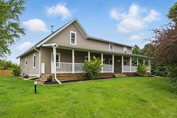 0.98 Acres of Residential Land with Home for Sale in Clarinda, Iowa