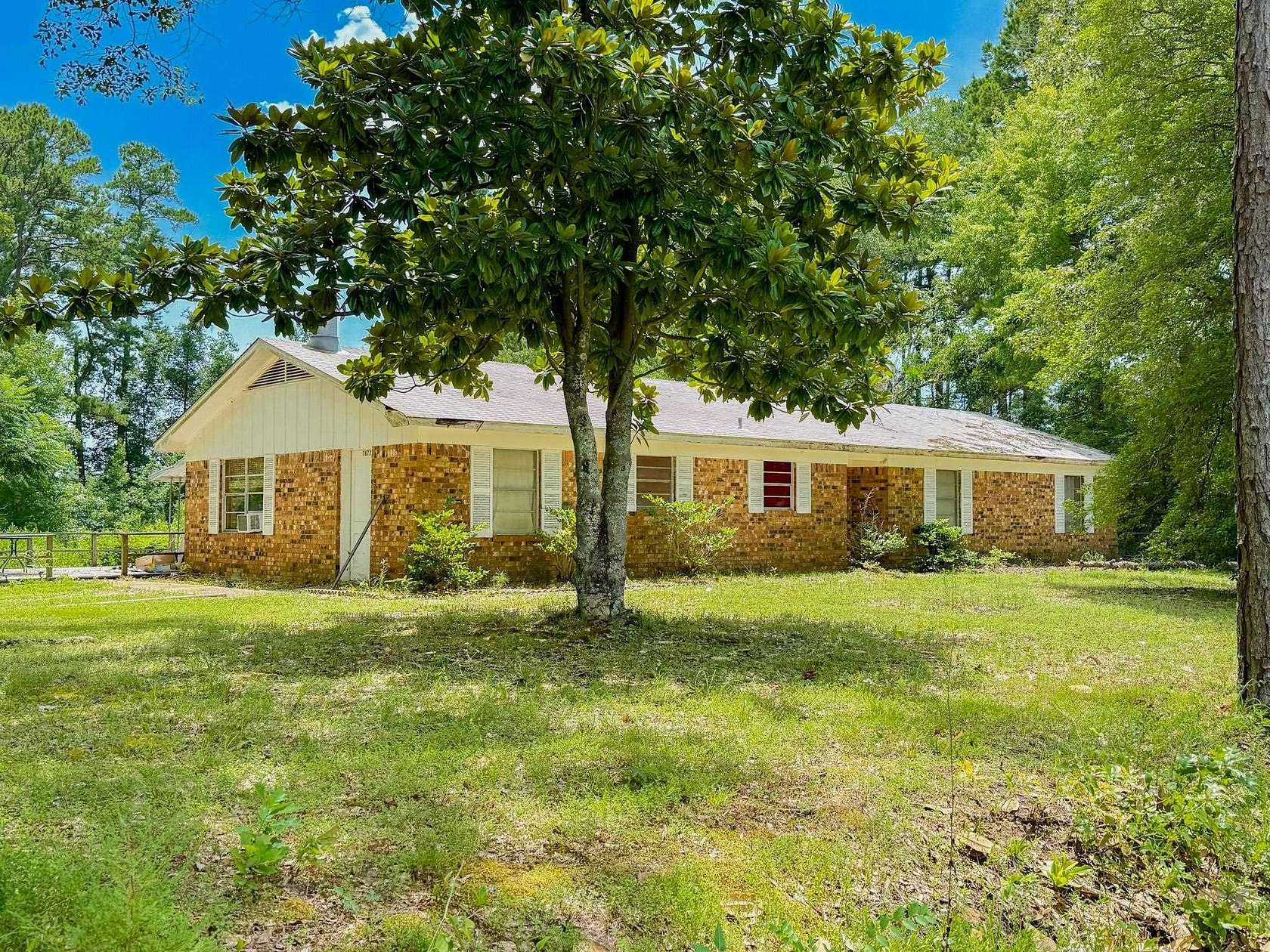 26 Acres of Land with Home for Sale in Hallsville, Texas