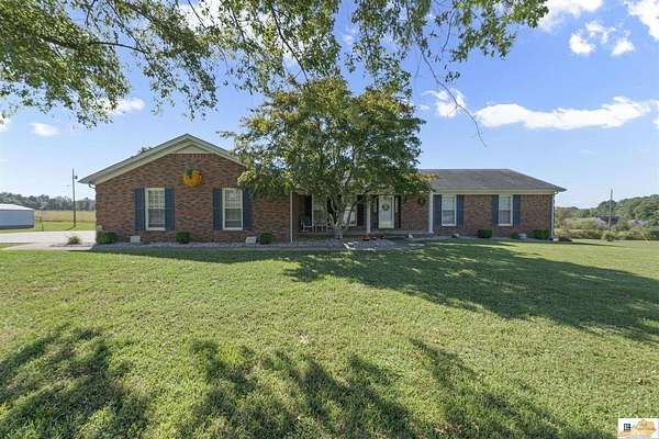 1.65 Acres of Residential Land with Home for Sale in Magnolia, Kentucky