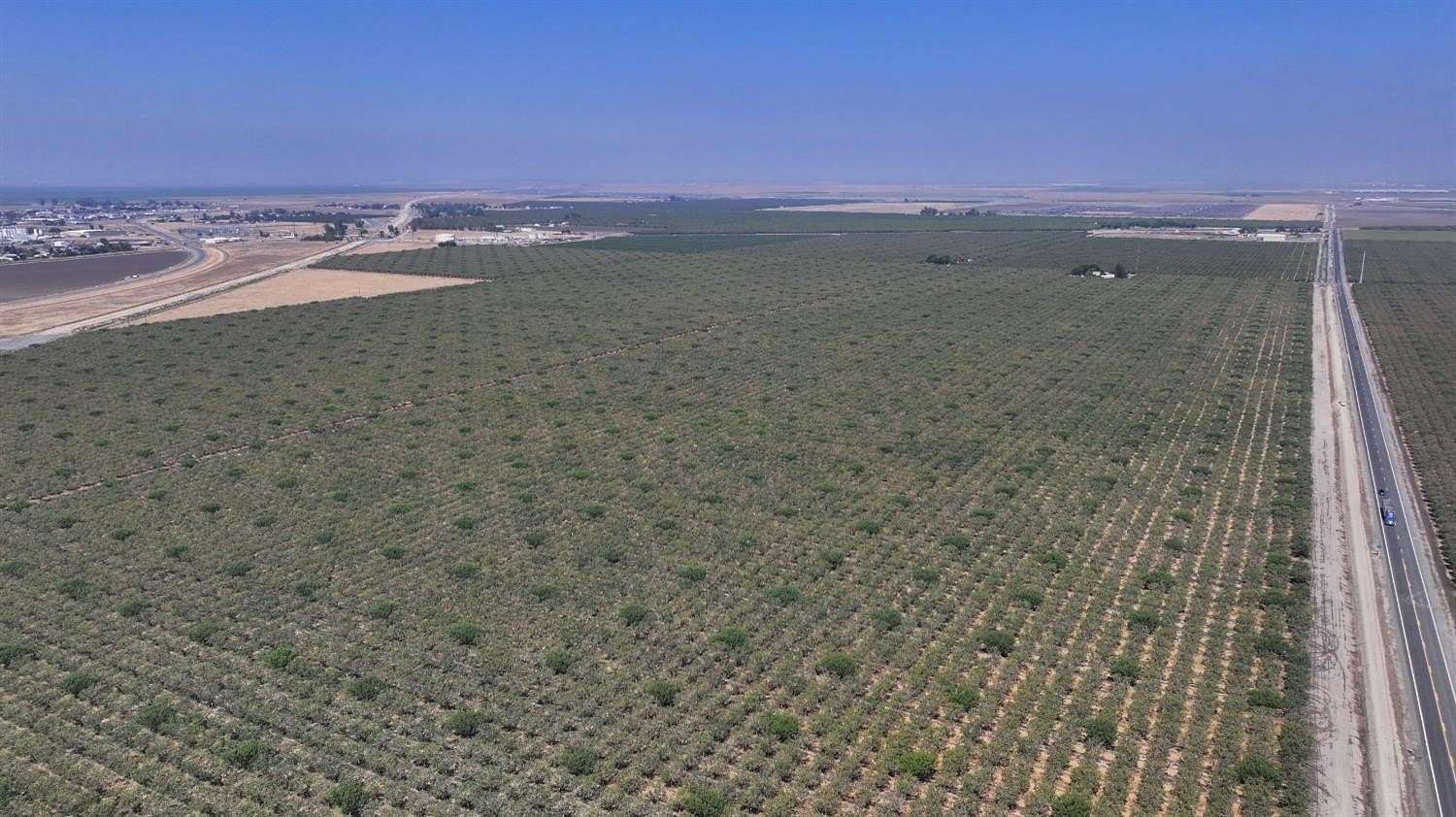 302 Acres of Agricultural Land for Sale in Corcoran, California