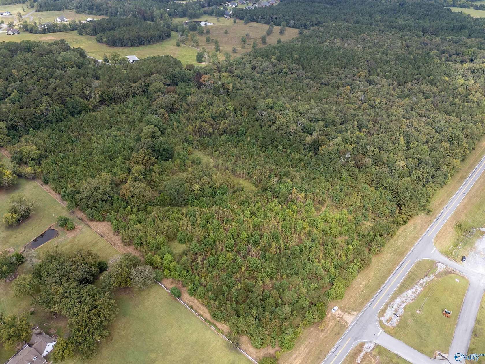 23.3 Acres of Land for Sale in Hokes Bluff, Alabama