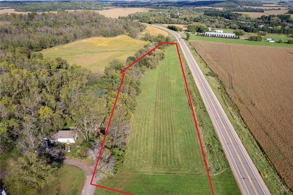4 Acres of Residential Land for Sale in Kinnickinnic Town, Wisconsin