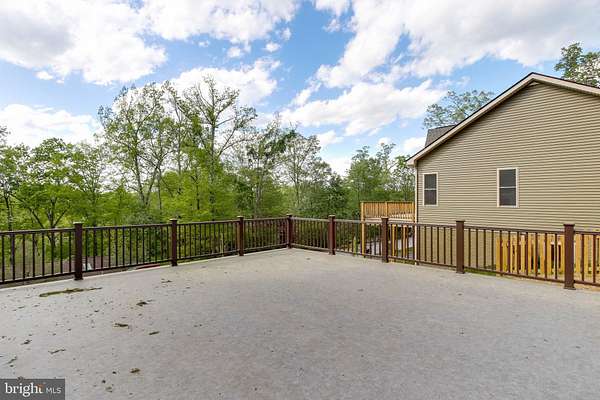 14.9 Acres of Land with Home for Sale in Middletown, Maryland