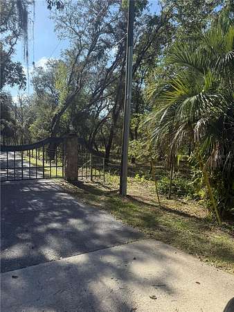 5 Acres of Land for Sale in Ocklawaha, Florida