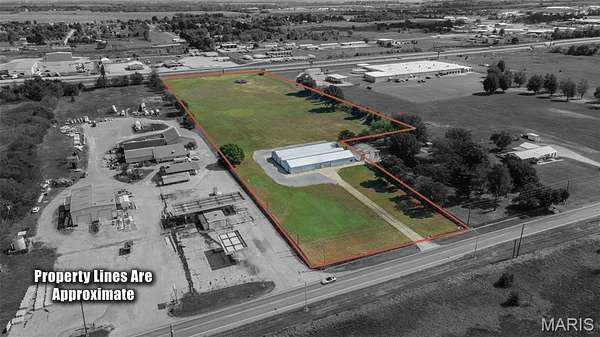 8.8 Acres of Improved Commercial Land for Sale in Sikeston, Missouri