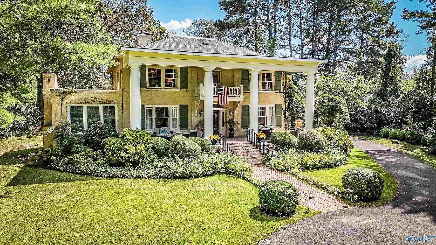 2.25 Acres of Residential Land with Home for Sale in Scottsboro, Alabama