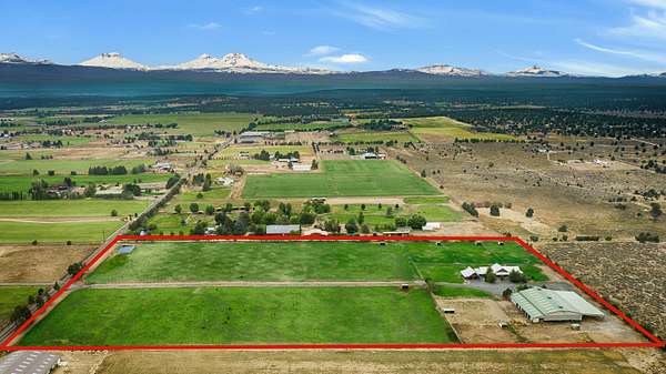 19.5 Acres of Land with Home for Sale in Bend, Oregon