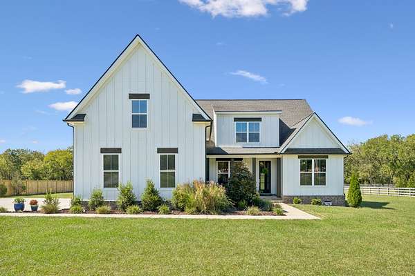 2.59 Acres of Residential Land with Home for Sale in Milton, Tennessee