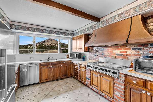 82 Acres of Agricultural Land with Home for Sale in Mitchell, Oregon