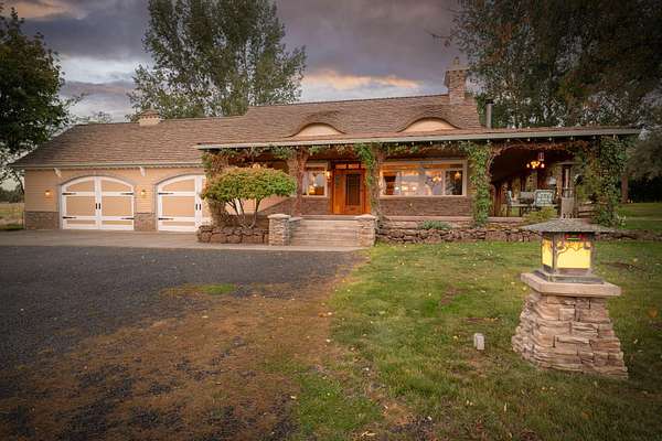 38.6 Acres of Land with Home for Sale in Bend, Oregon