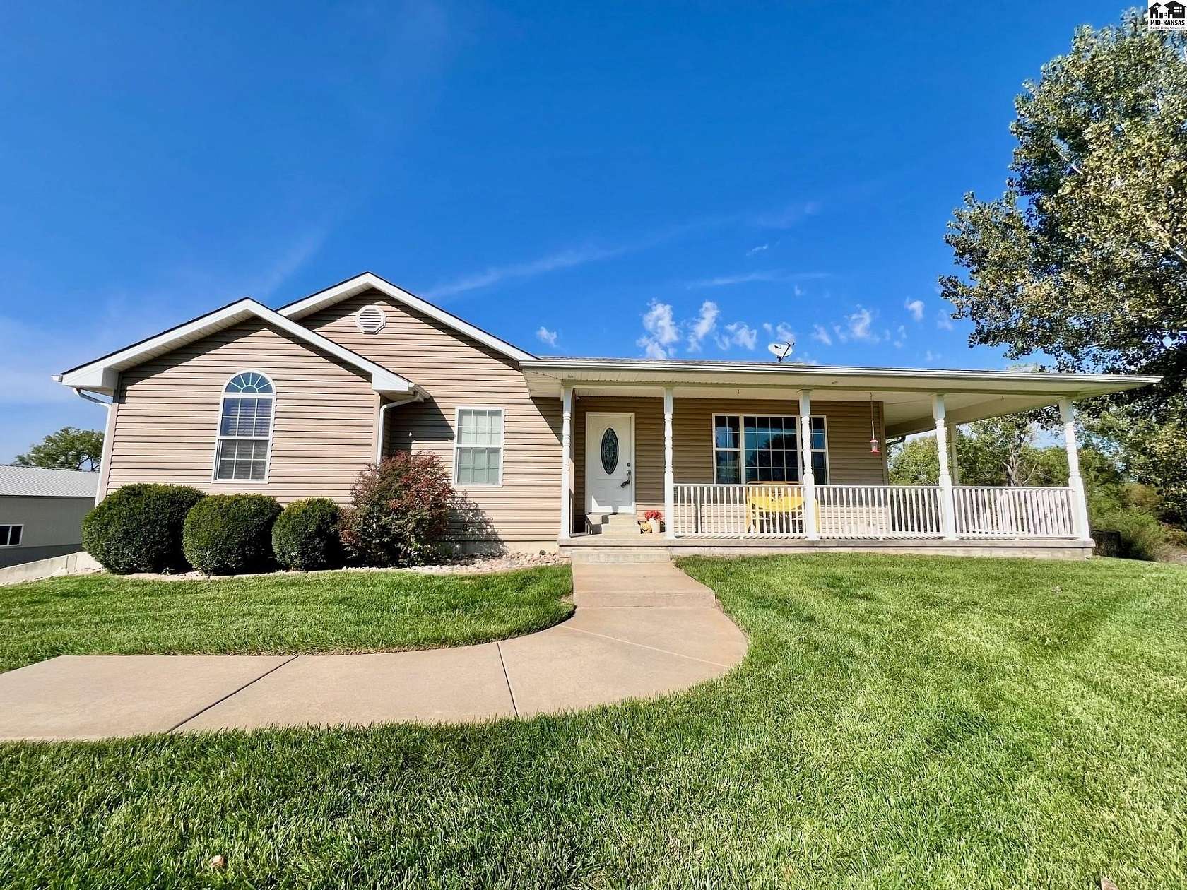 9.22 Acres of Residential Land with Home for Sale in Hutchinson, Kansas