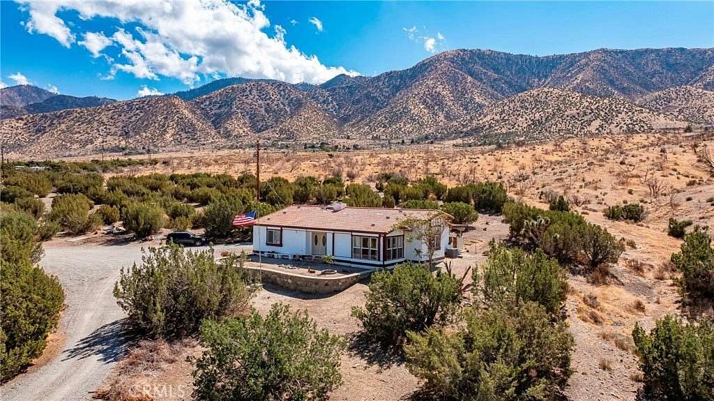 10 Acres of Residential Land with Home for Sale in Juniper Hills, California