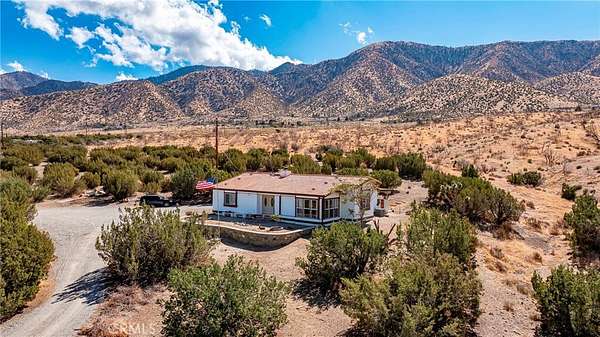 10 Acres of Residential Land with Home for Sale in Juniper Hills, California