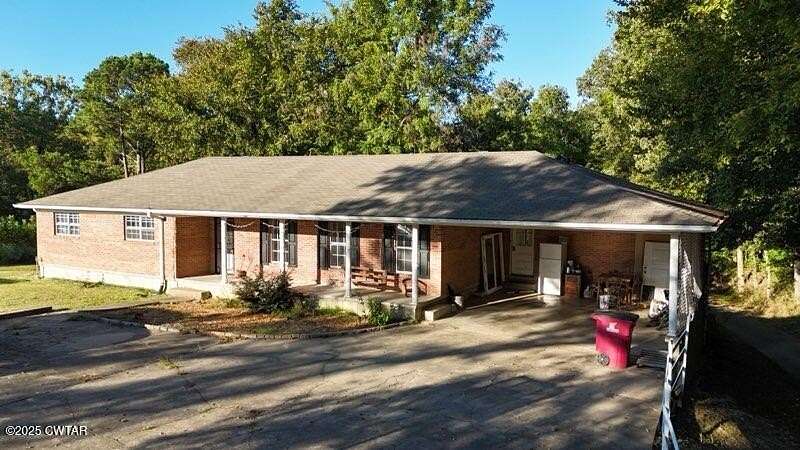 5.2 Acres of Residential Land with Home for Sale in Dyersburg, Tennessee