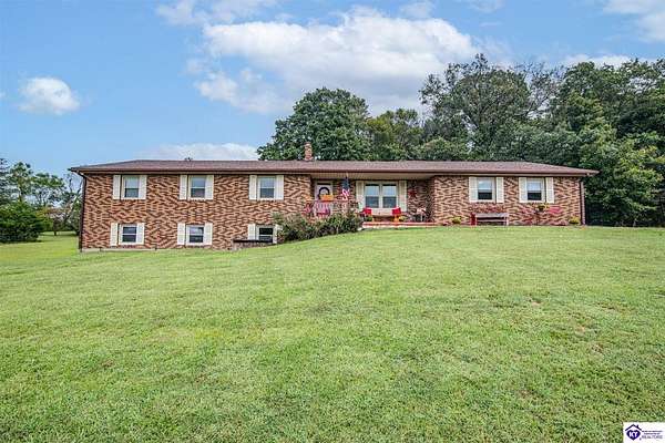 2.58 Acres of Residential Land with Home for Sale in Elizabethtown, Kentucky