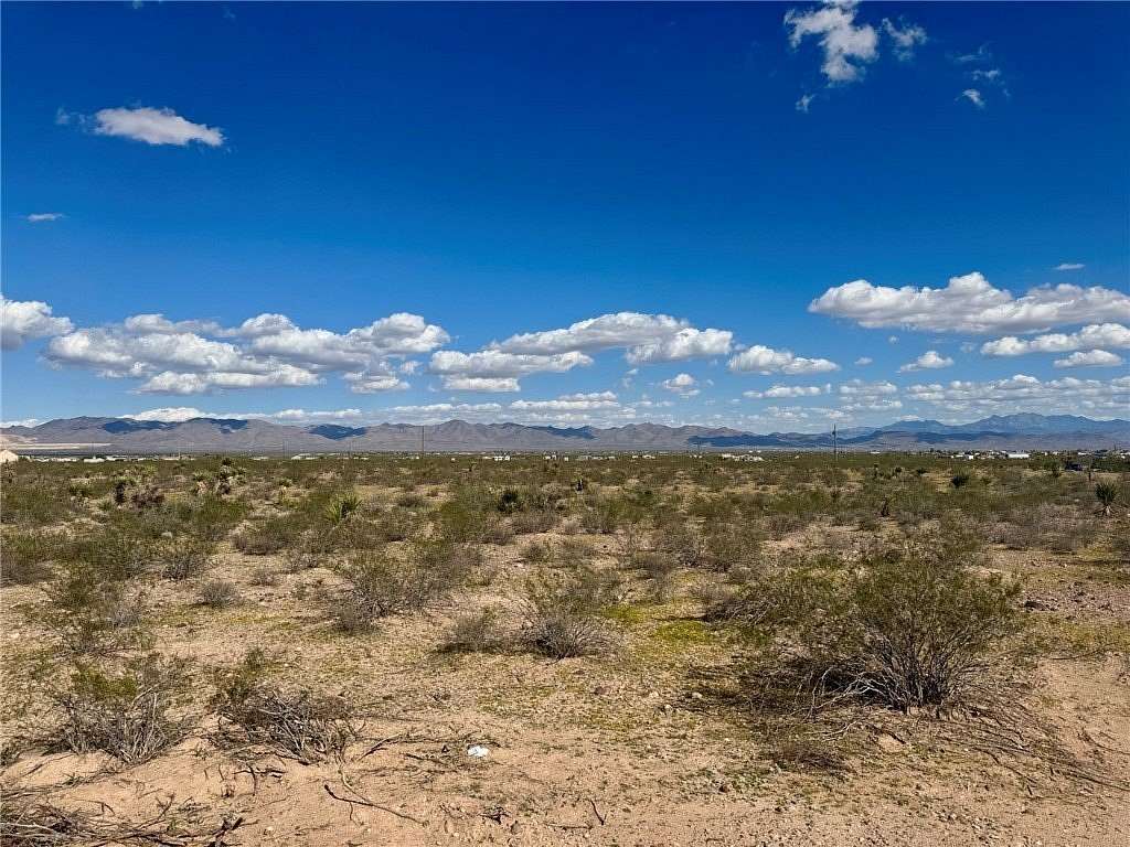2.35 Acres of Land for Sale in Golden Valley, Arizona