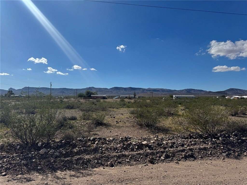 2.2 Acres of Residential Land for Sale in Golden Valley, Arizona