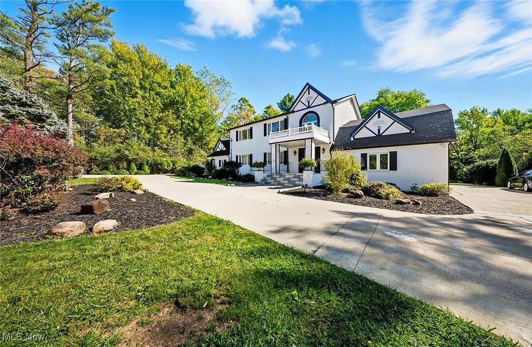 1.53 Acres of Residential Land with Home for Sale in North Royalton, Ohio