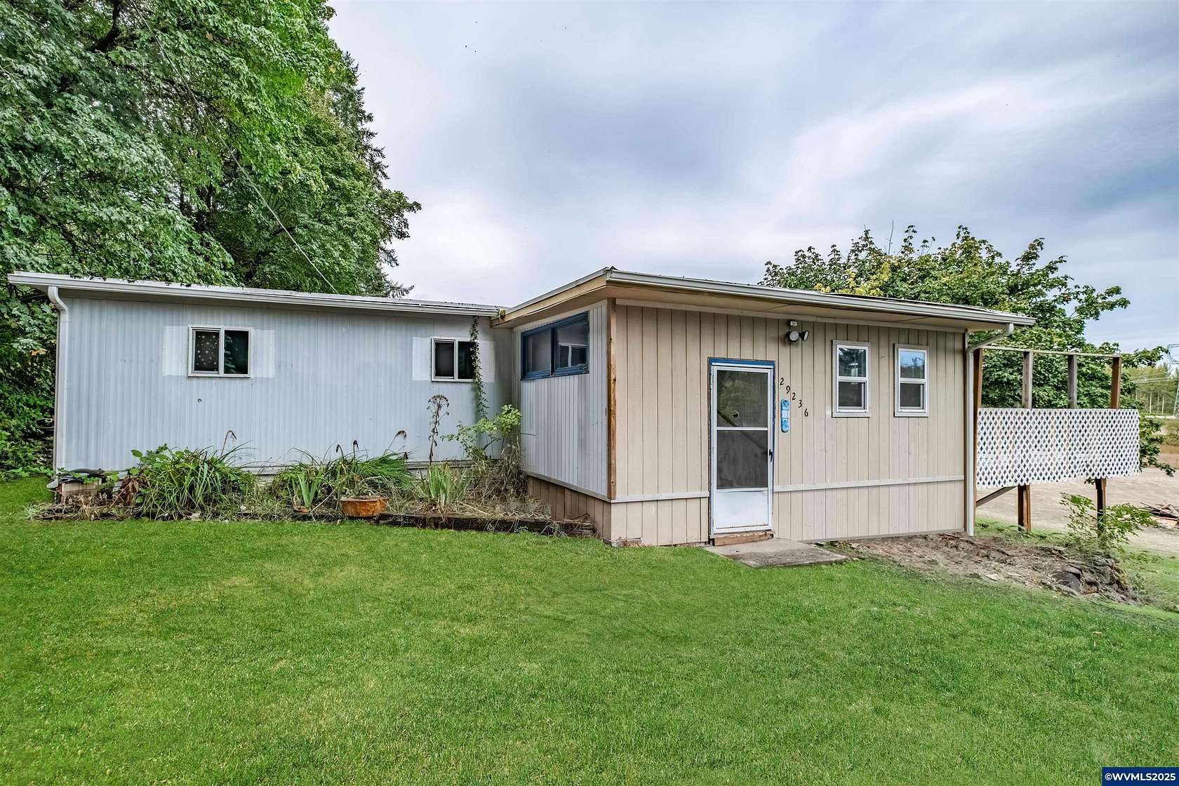 10 Acres of Residential Land with Home for Sale in Lebanon, Oregon