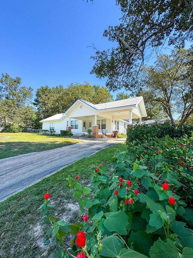 3.5 Acres of Land with Home for Sale in Atlanta, Texas