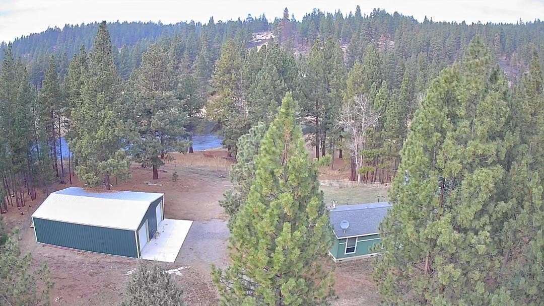 2.77 Acres of Land with Home for Sale in Chiloquin, Oregon