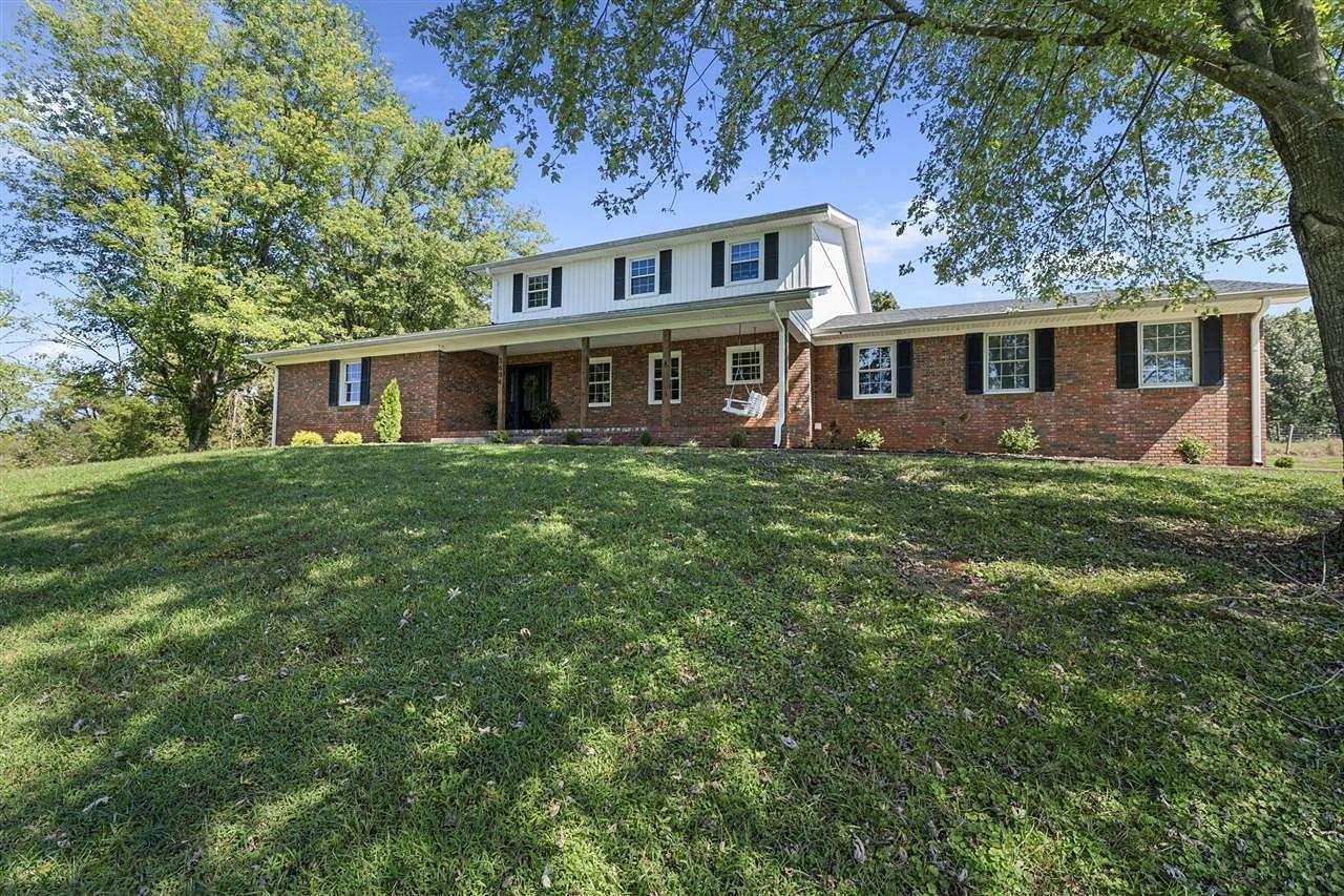 10 Acres of Land with Home for Sale in Bowling Green, Kentucky