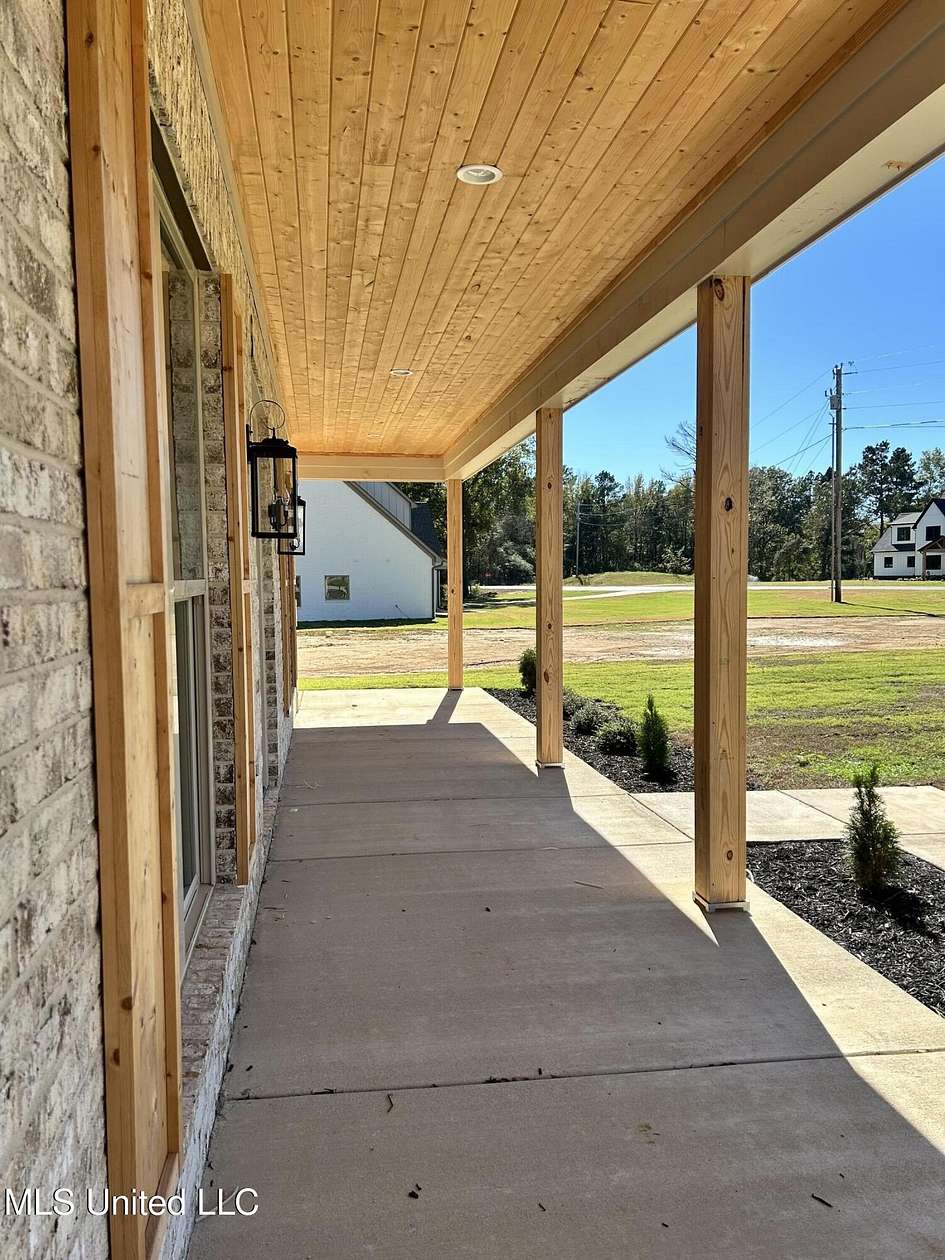 1.6 Acres of Residential Land with Home for Sale in Byhalia, Mississippi