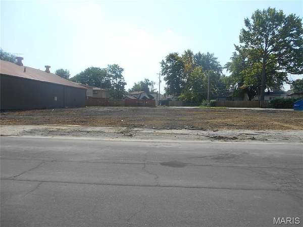 0.36 Acres of Mixed-Use Land for Sale in Granite City, Illinois