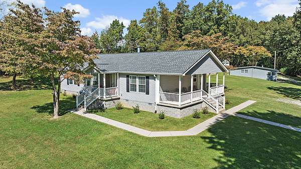 3.72 Acres of Residential Land with Home for Sale in Westmoreland, Tennessee