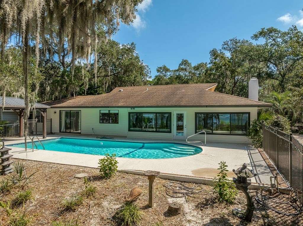 1.62 Acres of Residential Land with Home for Sale in Eastpoint, Florida