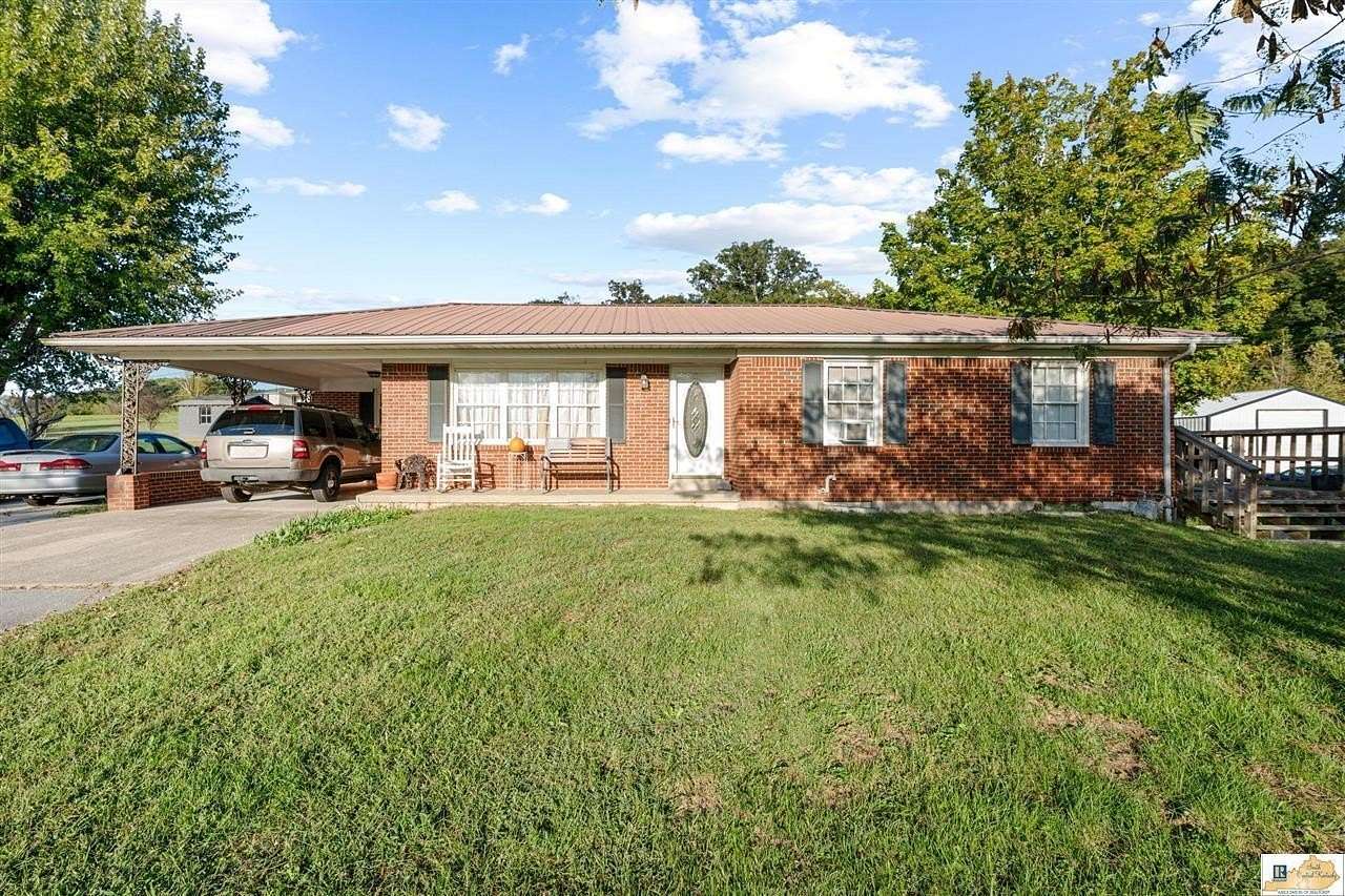 3.54 Acres of Residential Land with Home for Sale in Glasgow, Kentucky