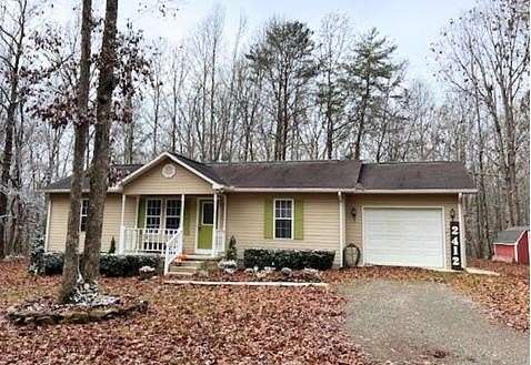 4.6 Acres of Residential Land with Home for Sale in Monterey, Tennessee