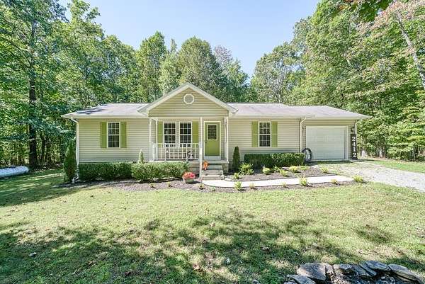 4.6 Acres of Residential Land with Home for Sale in Monterey, Tennessee