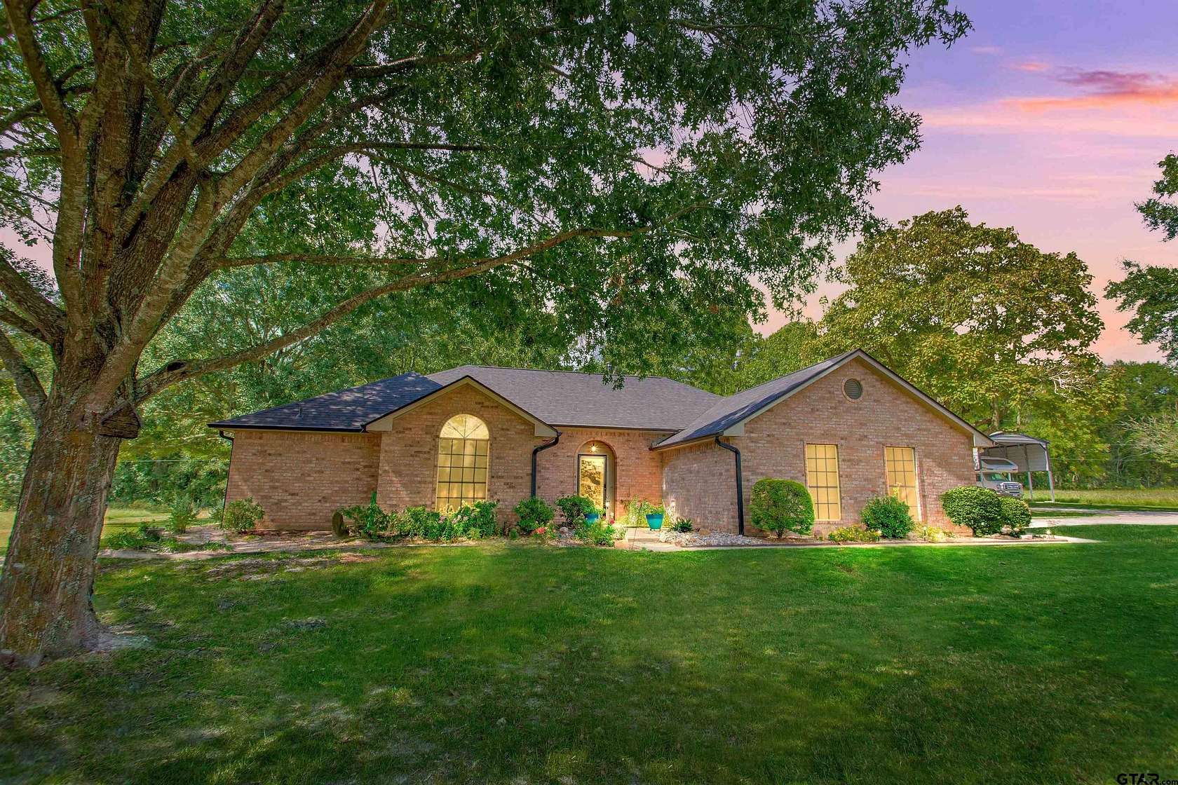 5.26 Acres of Residential Land with Home for Sale in Lindale, Texas