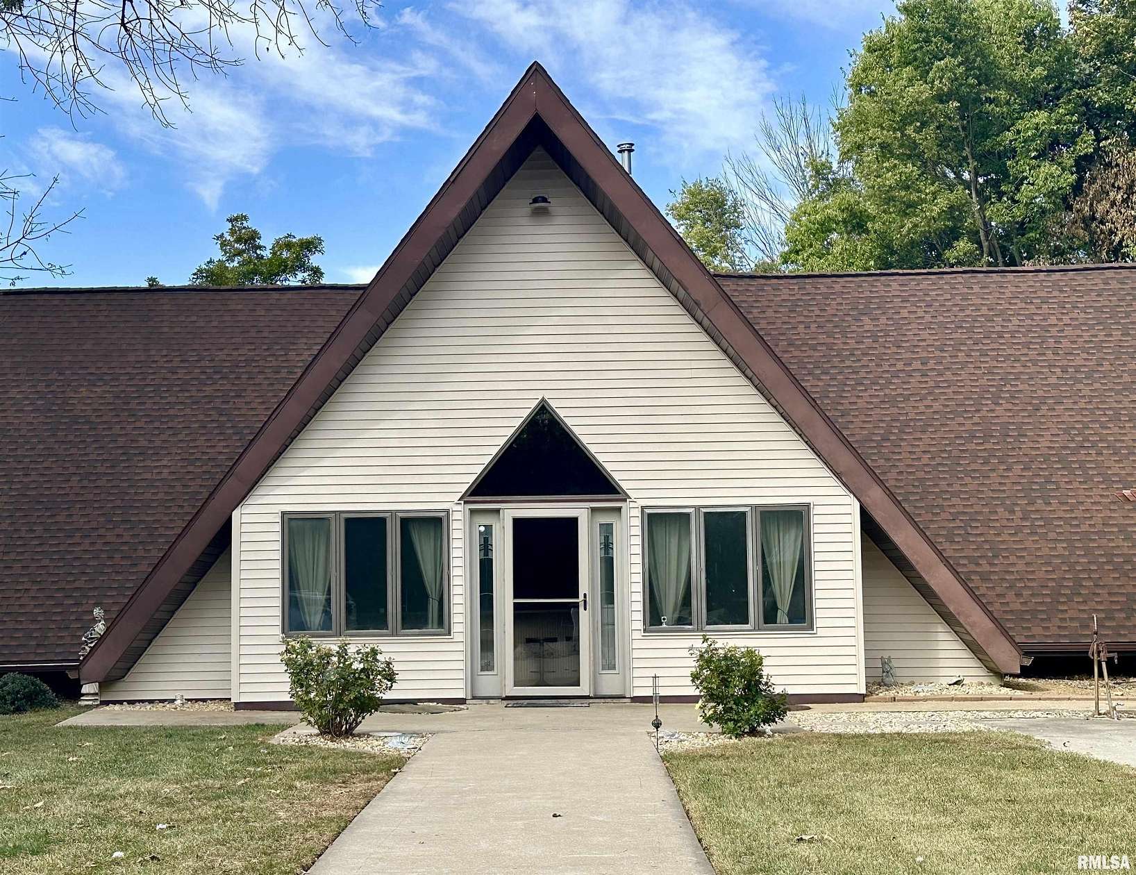 2.6 Acres of Residential Land with Home for Sale in Chapin, Illinois