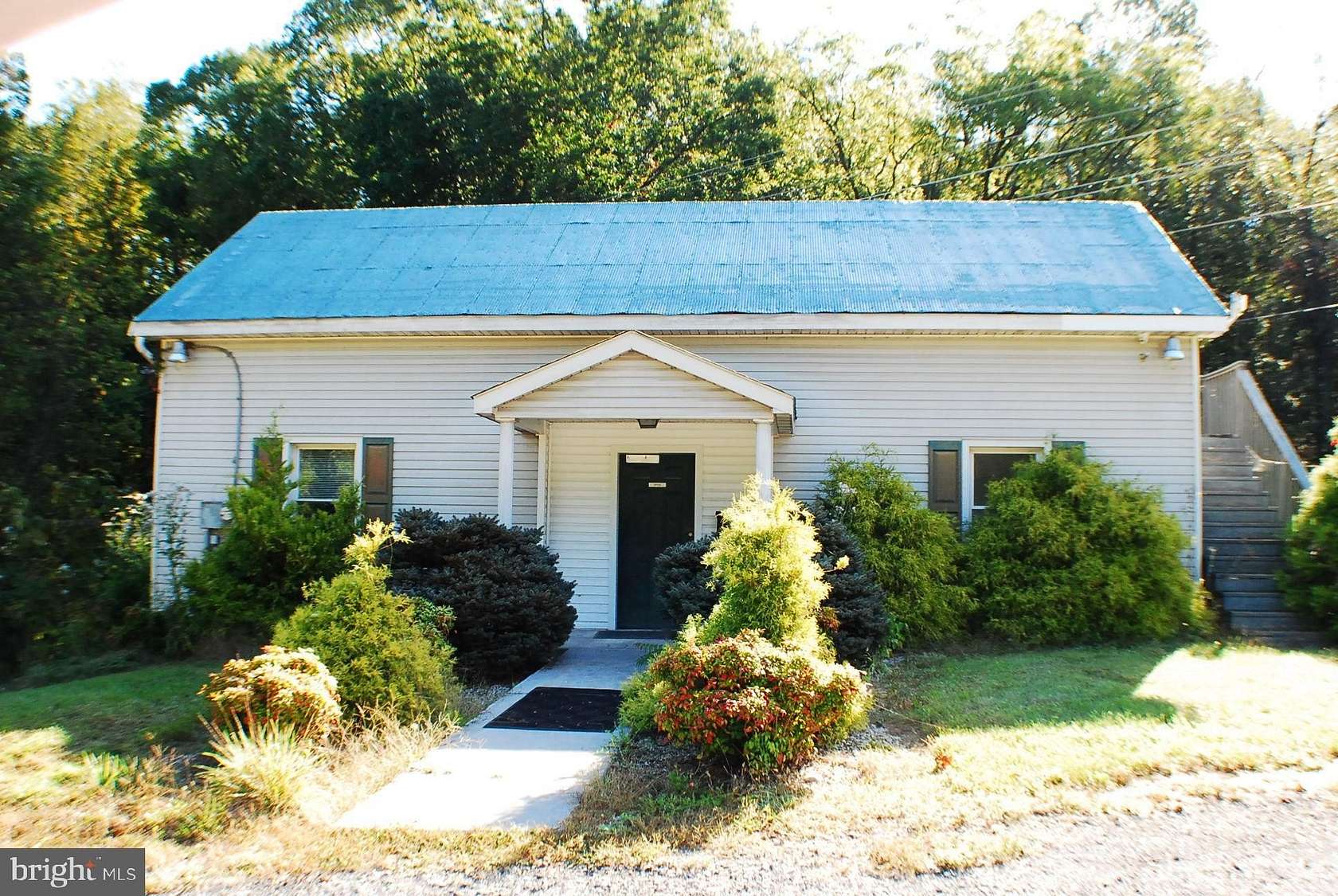 15 Acres of Land with Home for Sale in Front Royal, Virginia