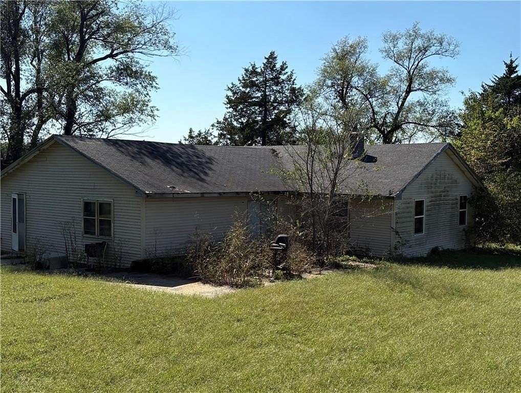 14 Acres of Land with Home for Sale in Atchison, Kansas