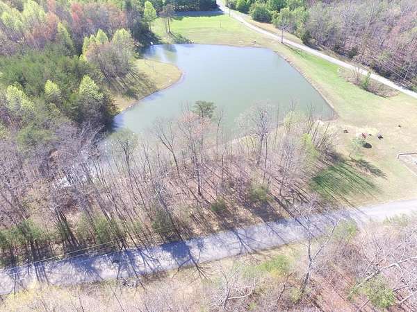 1 Acre of Residential Land for Sale in Spencer, Tennessee