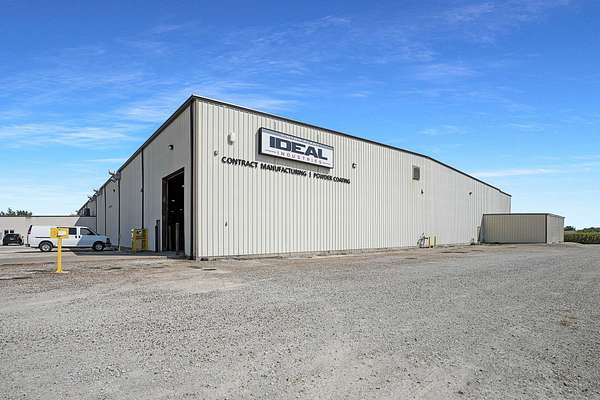 10.4 Acres of Improved Commercial Land for Sale in Vinton, Iowa