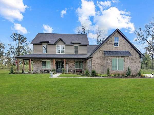 2 Acres of Residential Land with Home for Sale in Texarkana, Texas