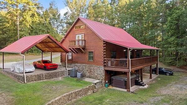 6.28 Acres of Residential Land with Home for Sale in Queen City, Texas