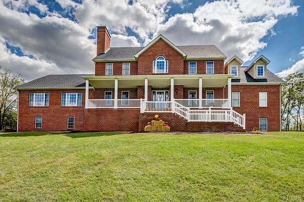 2.23 Acres of Residential Land with Home for Sale in Forest, Virginia