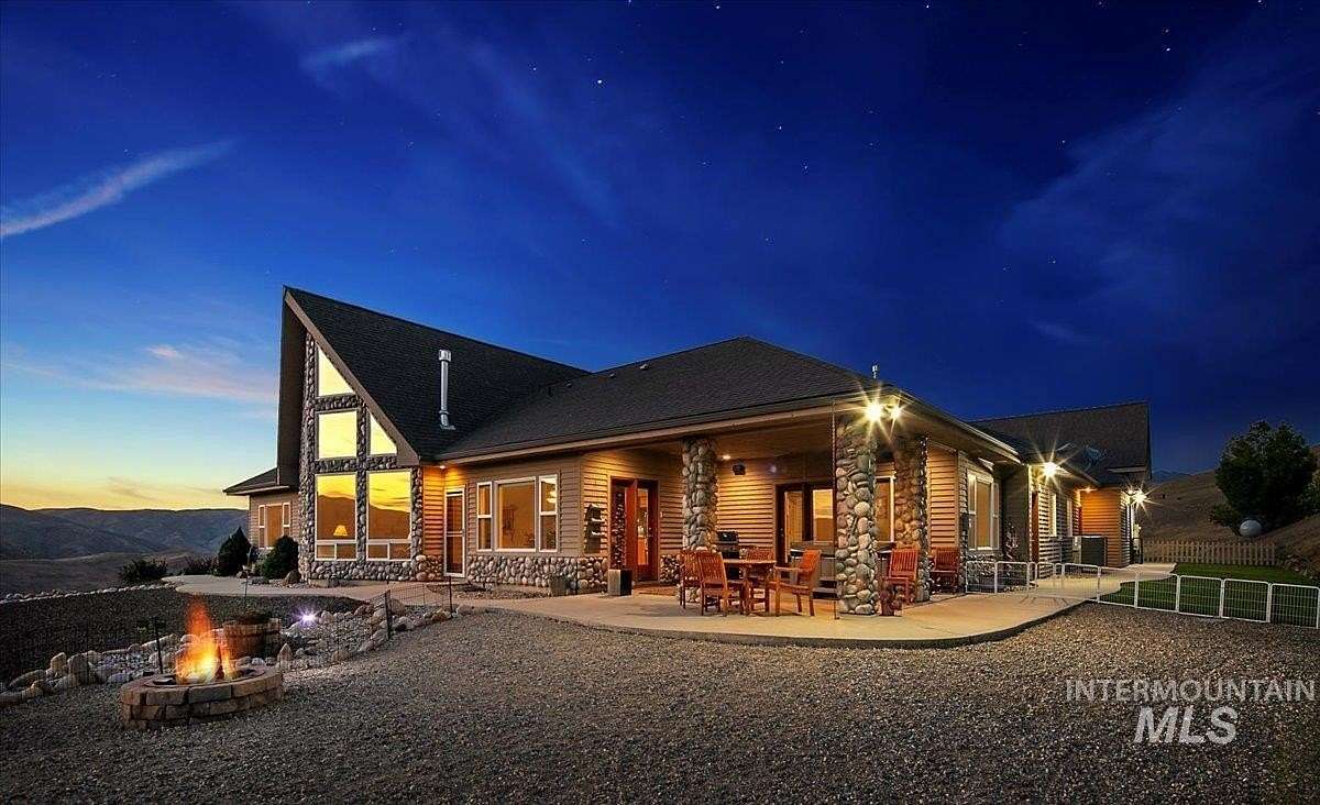 24.6 Acres of Agricultural Land with Home for Sale in Horseshoe Bend, Idaho